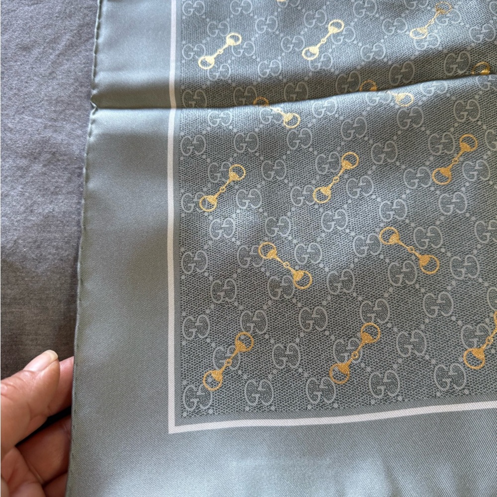 Gucci GG Print with horsebit silk carré, Green and Gold Silk Scarf - Picture 9 of 13